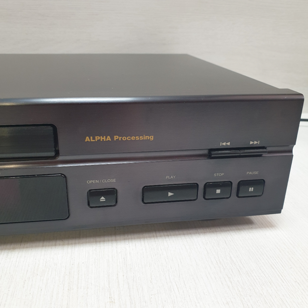 CD проигрыватель Denon DCD-735 made in Europe, работает В комплекте нет пульта. Картинка 5